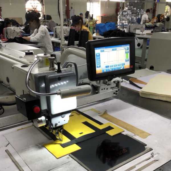 電腦車生產(chǎn)現(xiàn)場(chǎng)2.jpg 電腦車生產(chǎn)現(xiàn)場(chǎng)2.jpg